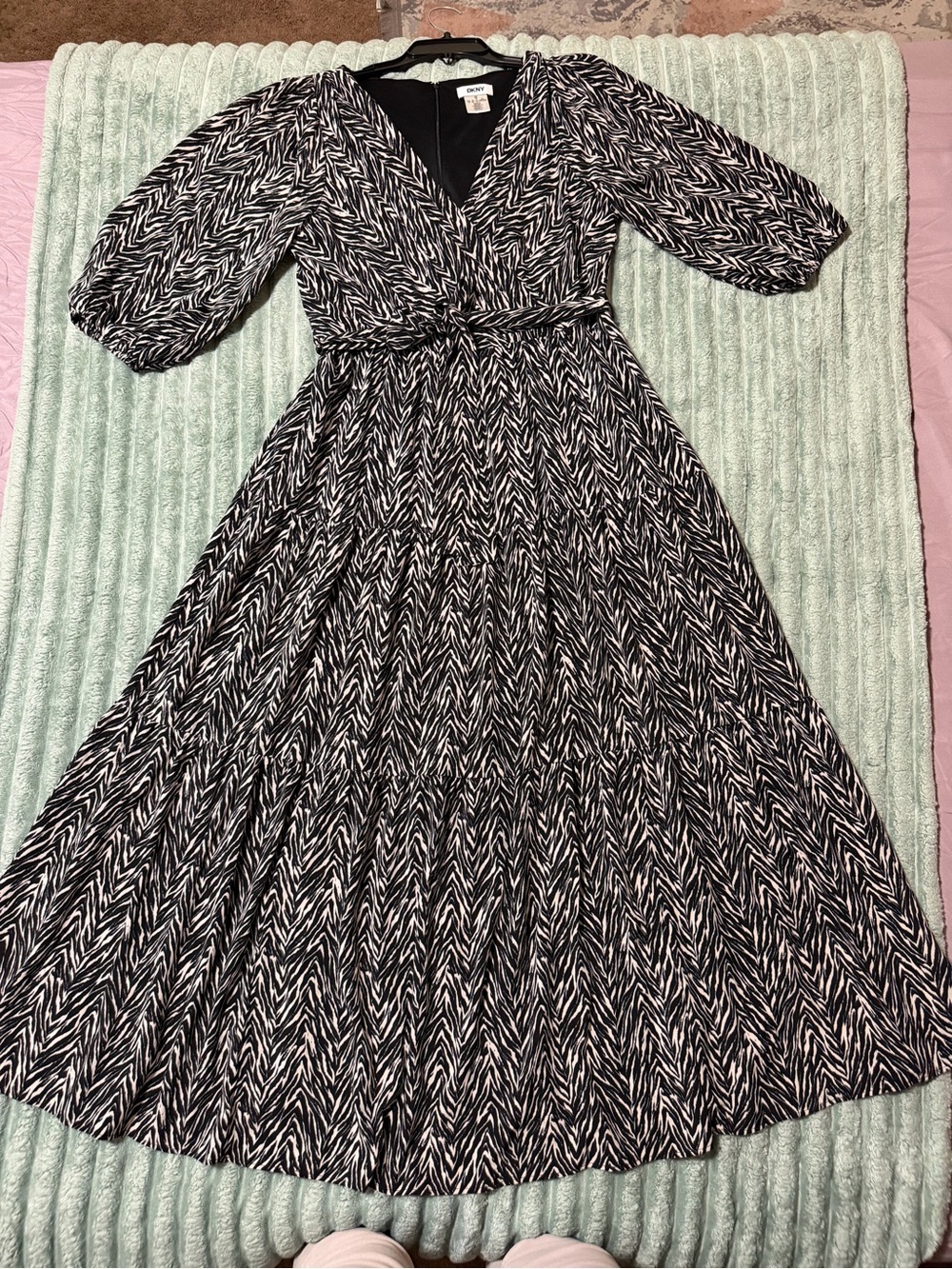 Dkny Black and White Wrap-Style Pleated Midi Dress - Picture 4 of 8